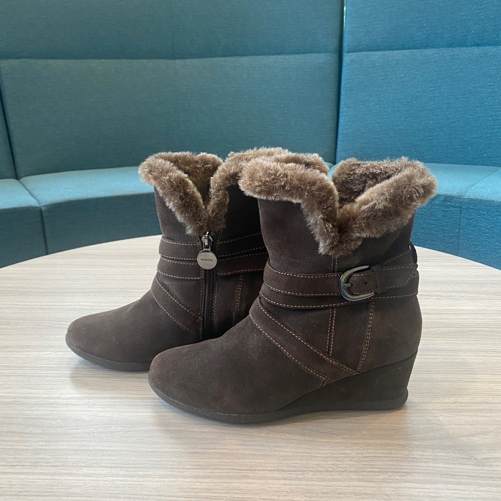 Cozy GEOX Brown Ankle Boots with Faux Fur Lining